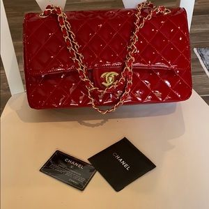 Gorgeous red patent leather handbag